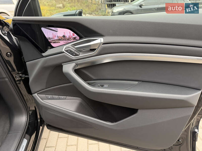 Позашляховик / Кросовер Audi e-tron 2021 в Рівному фото 15 Позашляховик / Кросовер Audi e-tron 2021 в Рівному
