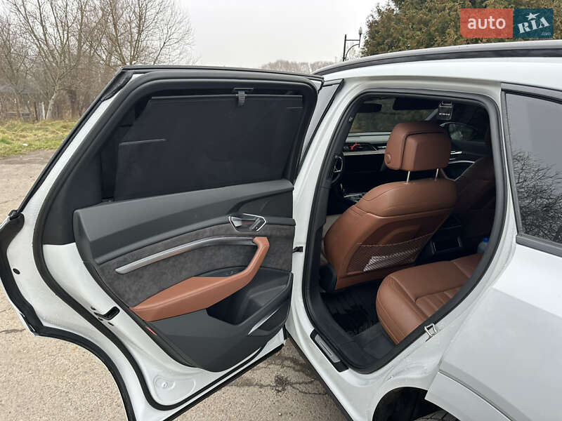 Внедорожник / Кроссовер Audi e-tron 2019 в Львове фото 13 Внедорожник / Кроссовер Audi e-tron 2019 в Львове