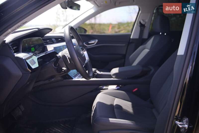 Внедорожник / Кроссовер Audi e-tron 2022 в Дубно фото 24 Внедорожник / Кроссовер Audi e-tron 2022 в Дубно