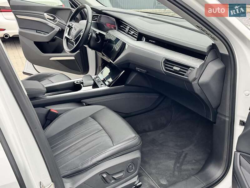 Внедорожник / Кроссовер Audi e-tron 2021 в Львове фото 23 Внедорожник / Кроссовер Audi e-tron 2021 в Львове