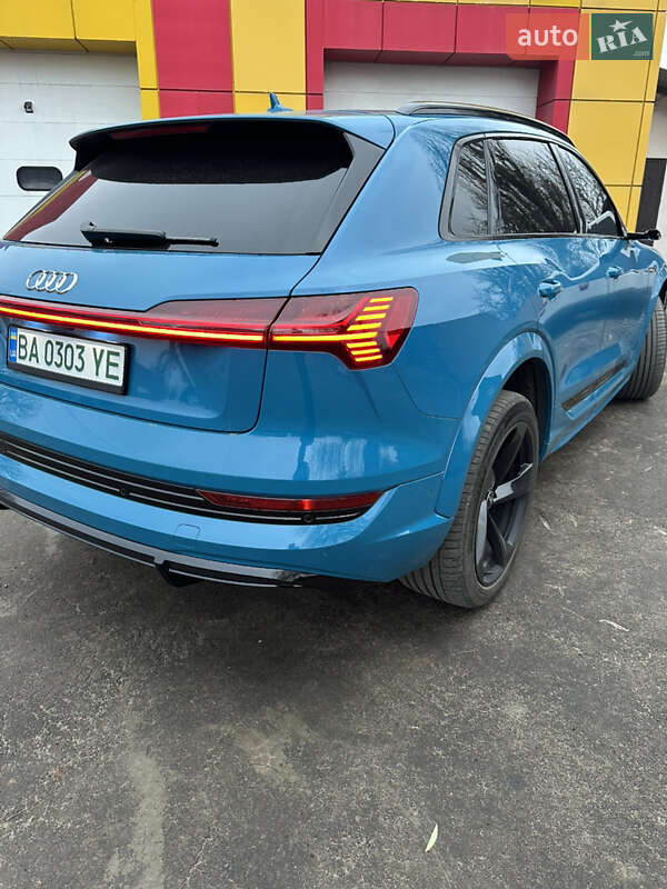 Внедорожник / Кроссовер Audi e-tron 2020 в Кривом Озере