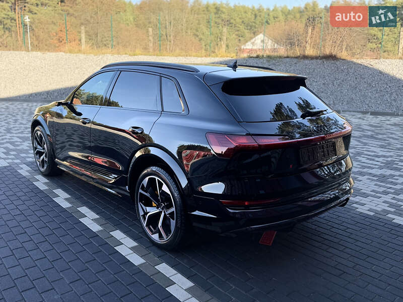 Внедорожник / Кроссовер Audi e-tron 2022 в Львове