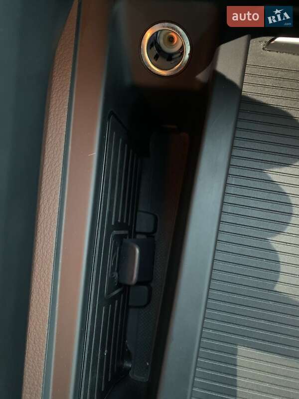 Внедорожник / Кроссовер Audi e-tron 2020 в Львове фото 39 Внедорожник / Кроссовер Audi e-tron 2020 в Львове