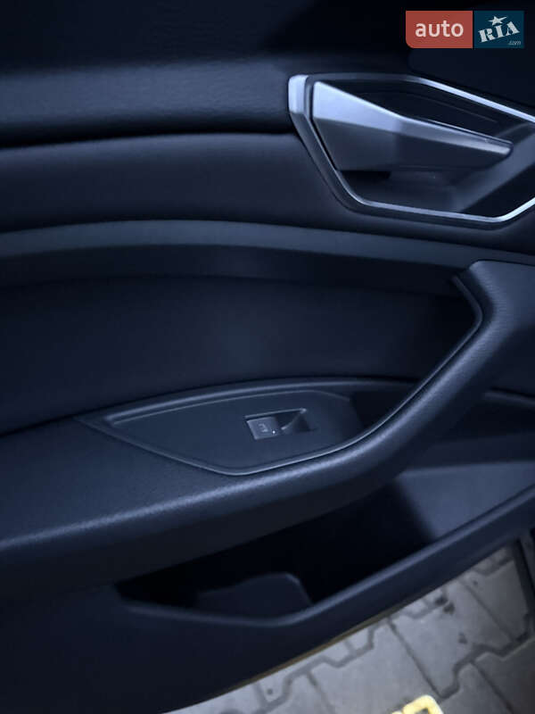 Внедорожник / Кроссовер Audi e-tron 2022 в Калуше