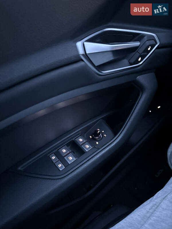 Внедорожник / Кроссовер Audi e-tron 2022 в Калуше