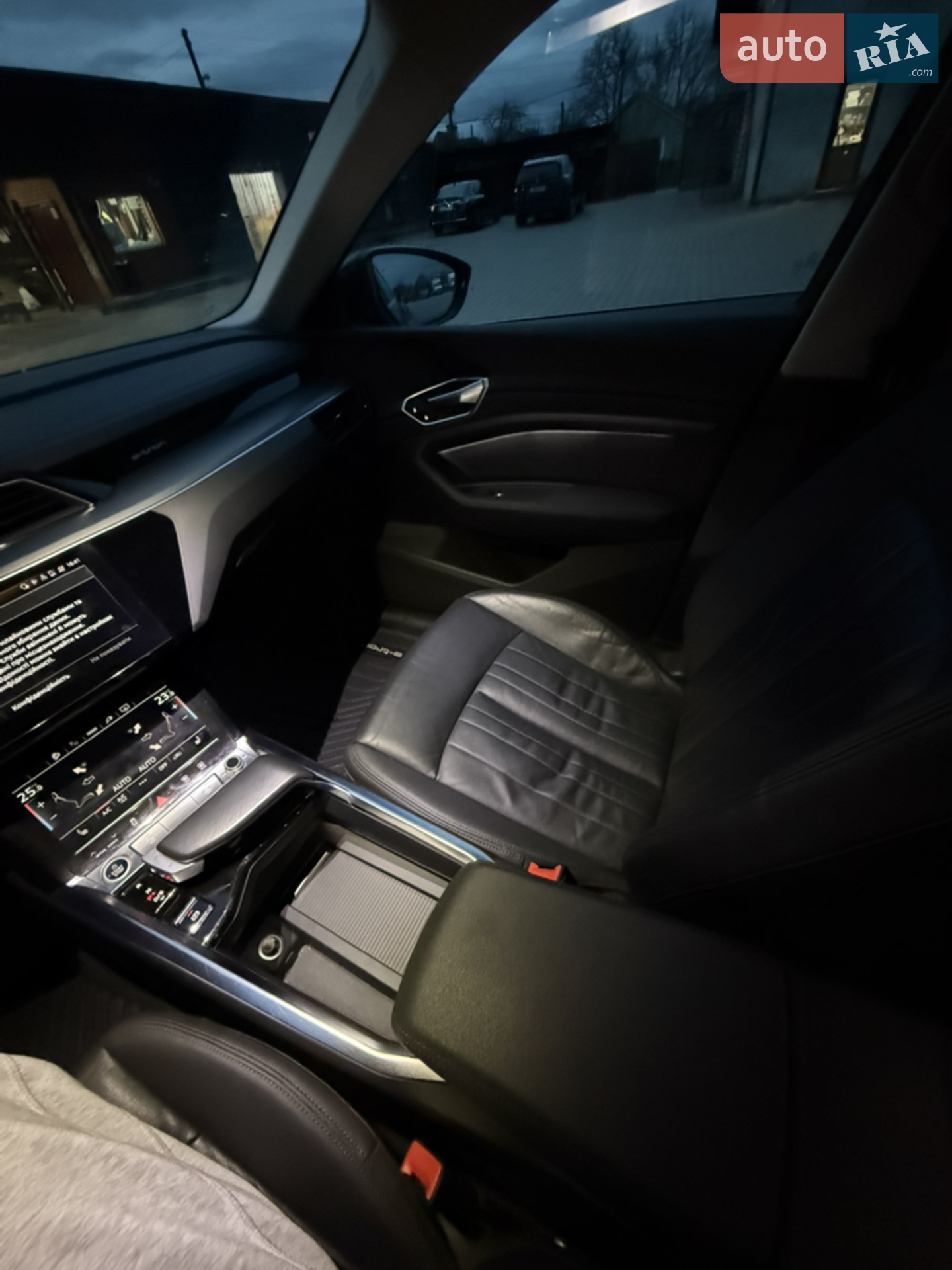 2022 Audi e-tron - мініатюра 32