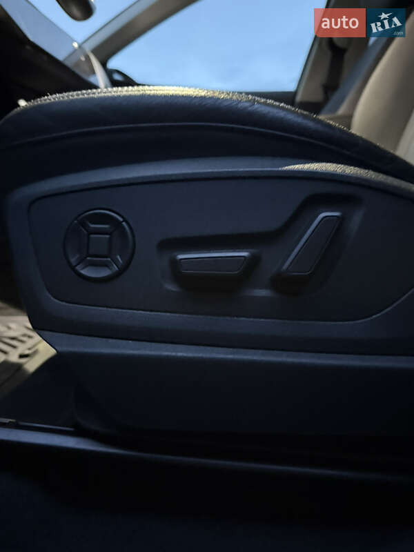 Внедорожник / Кроссовер Audi e-tron 2022 в Калуше