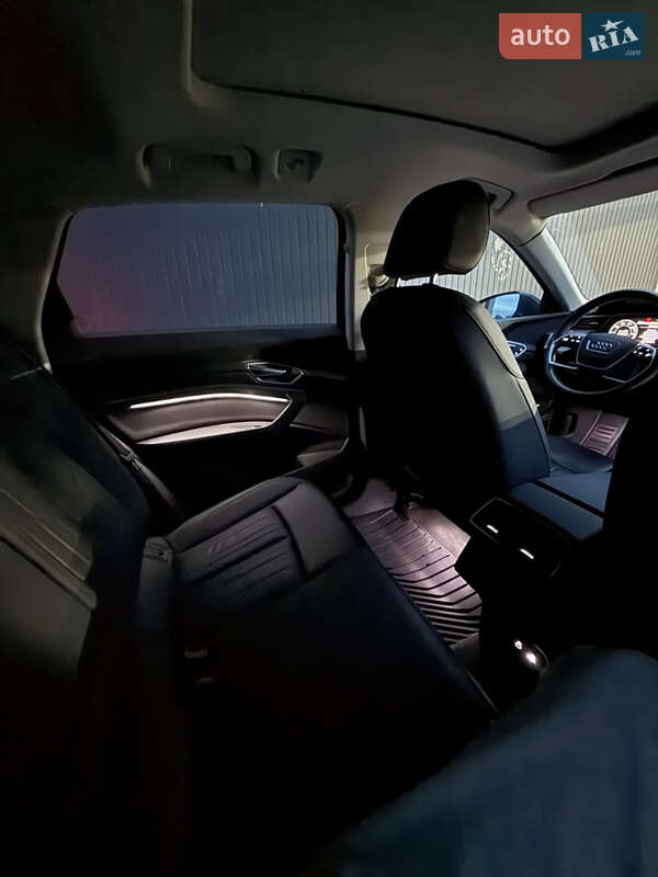 Внедорожник / Кроссовер Audi e-tron 2022 в Калуше