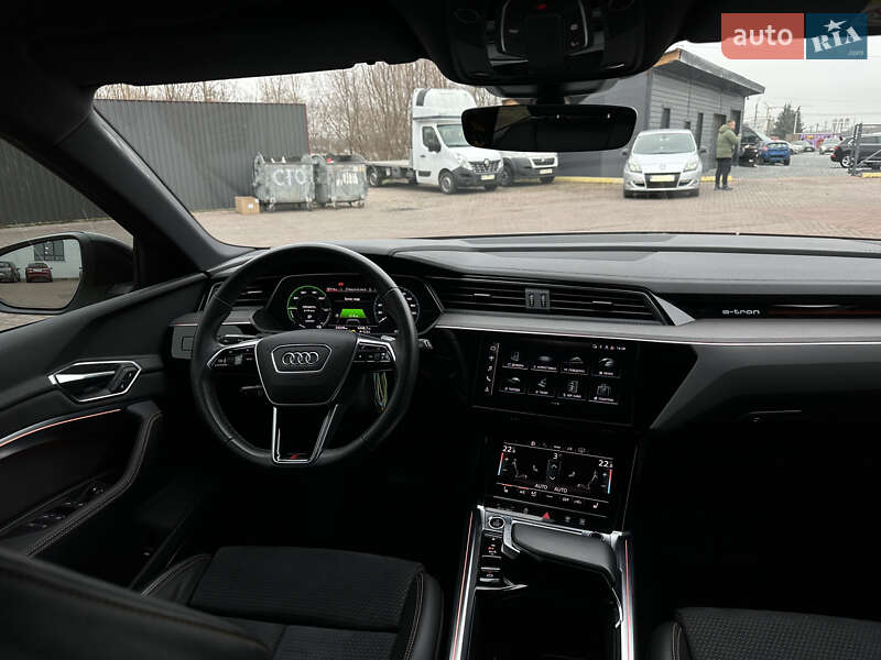 Внедорожник / Кроссовер Audi e-tron 2022 в Ровно