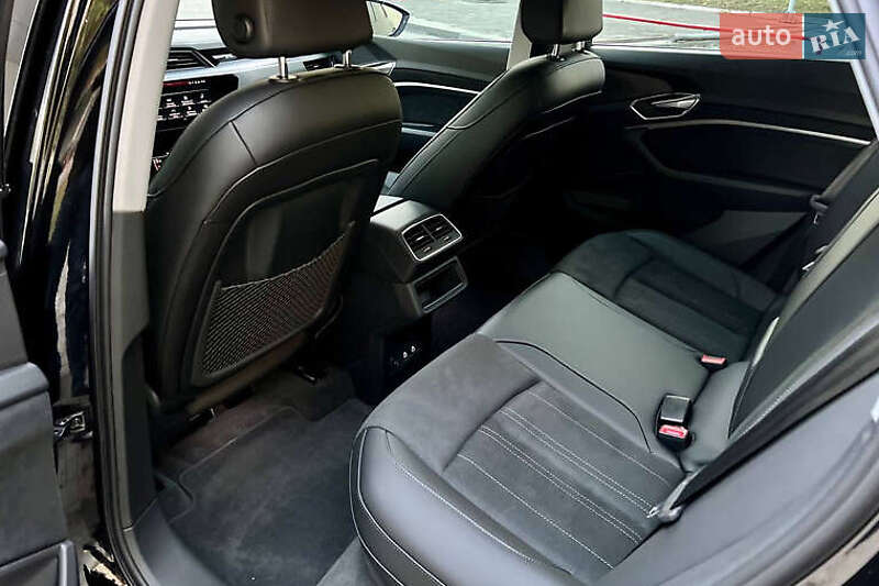 Внедорожник / Кроссовер Audi e-tron 2022 в Киеве фото 17 Внедорожник / Кроссовер Audi e-tron 2022 в Киеве