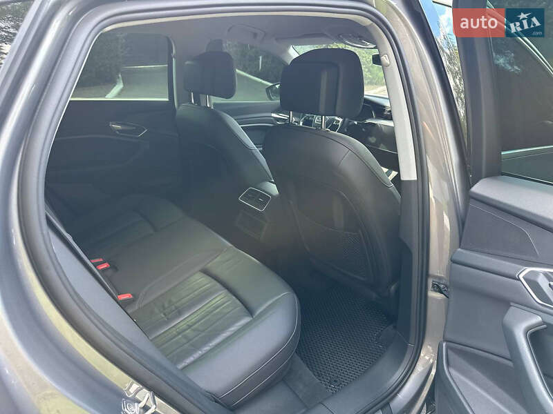 Внедорожник / Кроссовер Audi e-tron 2020 в Житомире фото 17 Внедорожник / Кроссовер Audi e-tron 2020 в Житомире