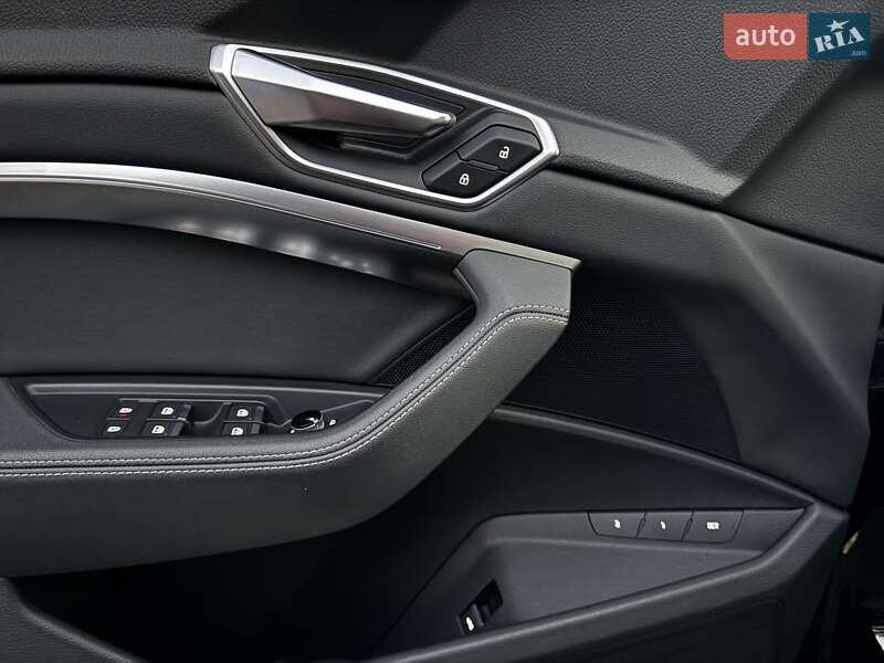 Внедорожник / Кроссовер Audi e-tron 2021 в Киеве фото 12 Внедорожник / Кроссовер Audi e-tron 2021 в Киеве