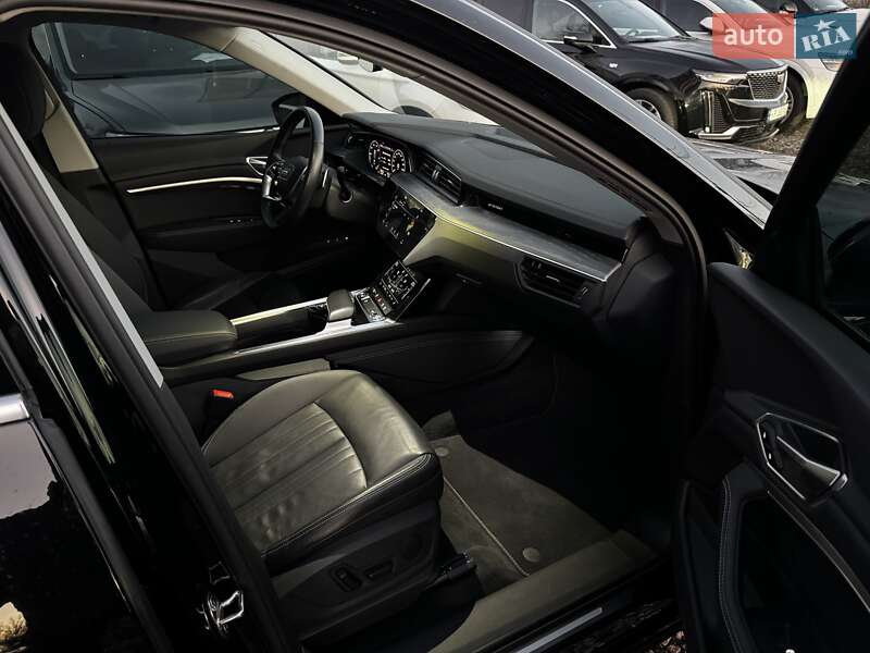 Внедорожник / Кроссовер Audi e-tron 2021 в Киеве фото 22 Внедорожник / Кроссовер Audi e-tron 2021 в Киеве