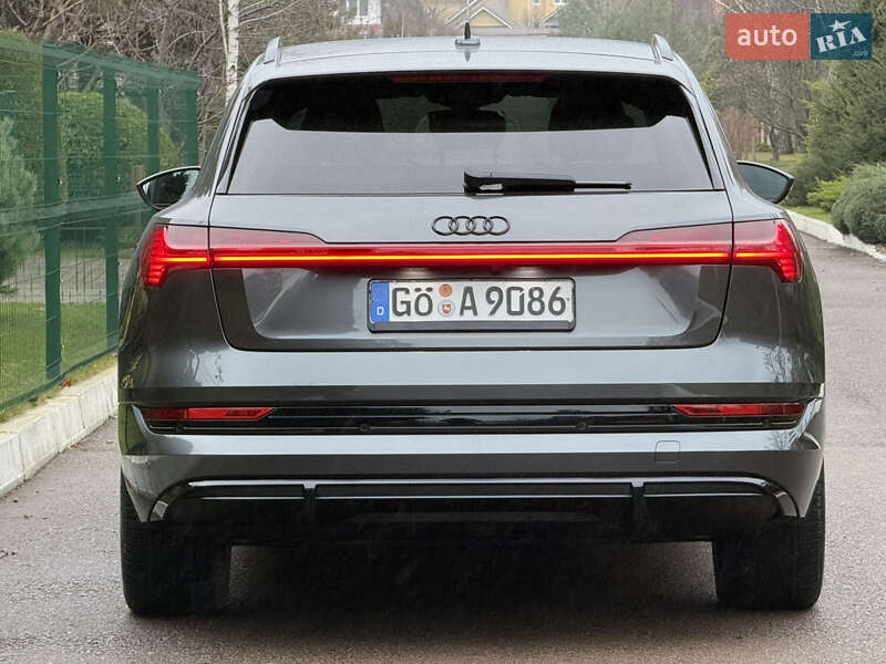 Внедорожник / Кроссовер Audi e-tron 2022 в Ровно