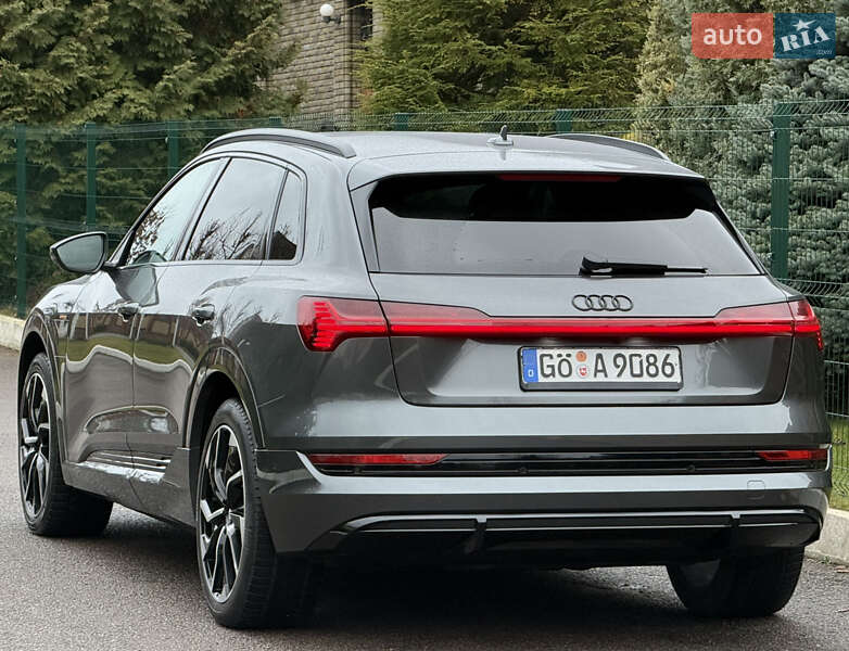 Внедорожник / Кроссовер Audi e-tron 2022 в Ровно