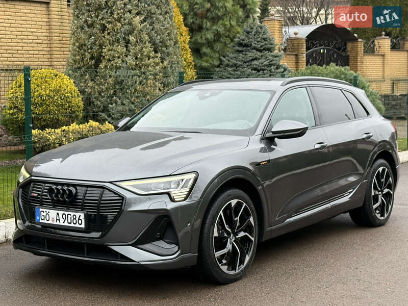 Внедорожник / Кроссовер Audi e-tron 2022 в Ровно