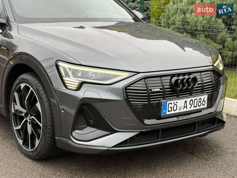 Внедорожник / Кроссовер Audi e-tron 2022 в Ровно