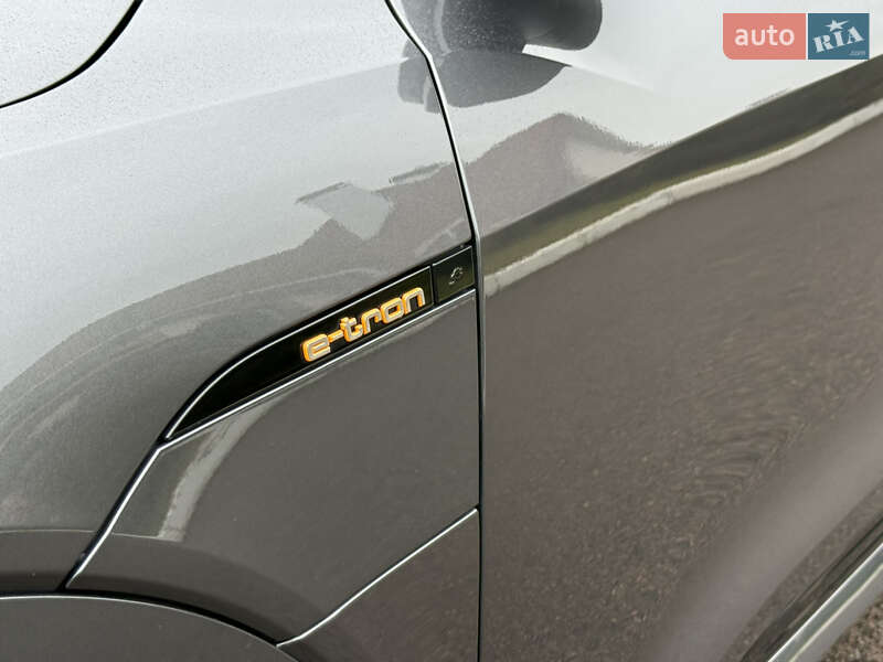 Внедорожник / Кроссовер Audi e-tron 2022 в Ровно