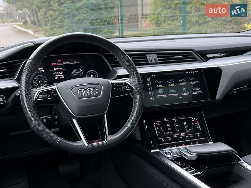 Внедорожник / Кроссовер Audi e-tron 2022 в Ровно