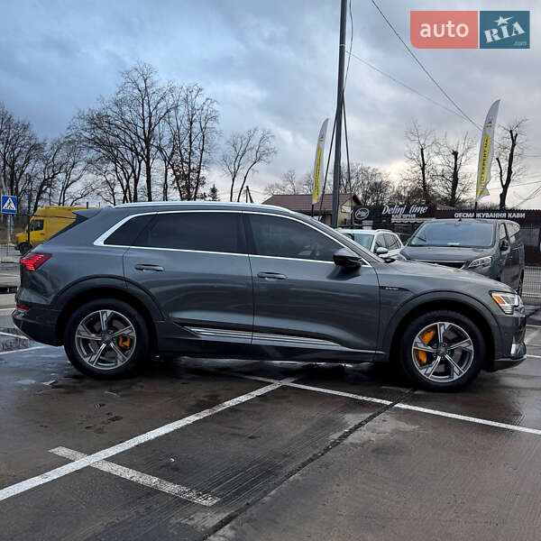 Внедорожник / Кроссовер Audi e-tron 2019 в Киеве фото 2 Внедорожник / Кроссовер Audi e-tron 2019 в Киеве