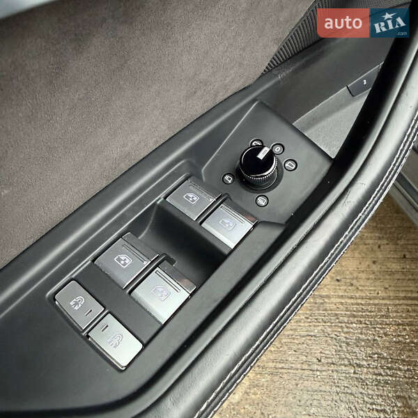 Внедорожник / Кроссовер Audi e-tron 2019 в Киеве фото 22 Внедорожник / Кроссовер Audi e-tron 2019 в Киеве