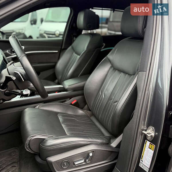 Внедорожник / Кроссовер Audi e-tron 2019 в Киеве фото 25 Внедорожник / Кроссовер Audi e-tron 2019 в Киеве
