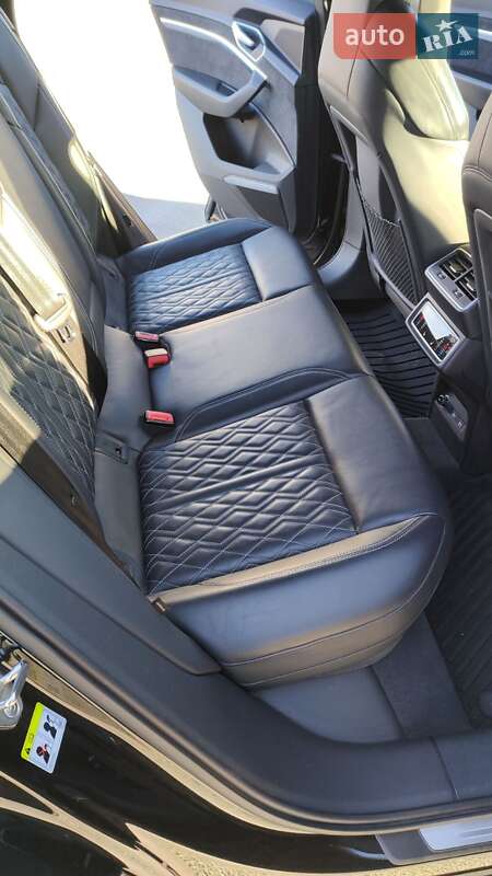 Внедорожник / Кроссовер Audi e-tron 2019 в Киеве