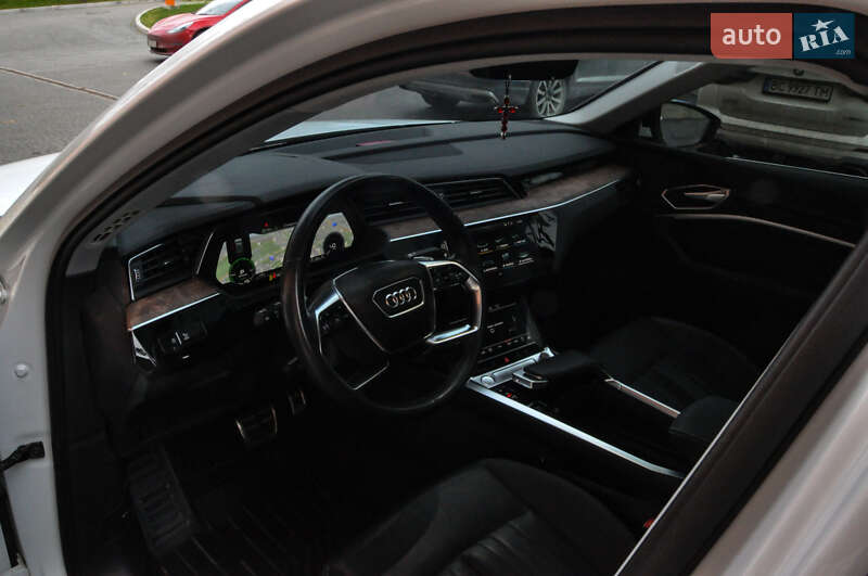Внедорожник / Кроссовер Audi e-tron 2020 в Львове фото 18 Внедорожник / Кроссовер Audi e-tron 2020 в Львове