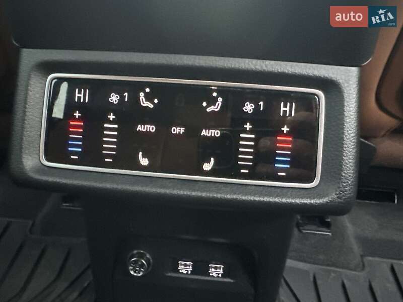 Внедорожник / Кроссовер Audi e-tron 2019 в Дрогобыче фото 38 Внедорожник / Кроссовер Audi e-tron 2019 в Дрогобыче