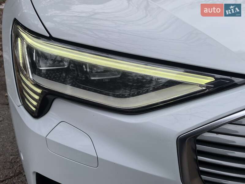 Внедорожник / Кроссовер Audi e-tron 2019 в Киеве