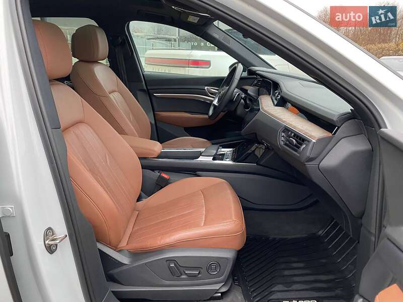 Внедорожник / Кроссовер Audi e-tron 2021 в Львове фото 23 Внедорожник / Кроссовер Audi e-tron 2021 в Львове