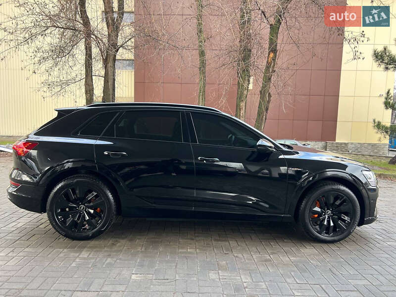 Внедорожник / Кроссовер Audi e-tron 2022 в Днепре
