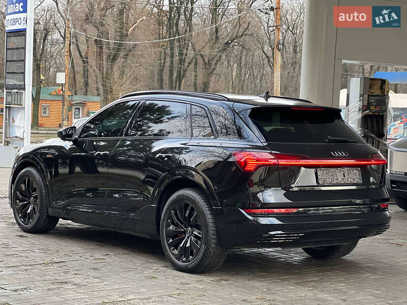Внедорожник / Кроссовер Audi e-tron 2022 в Днепре