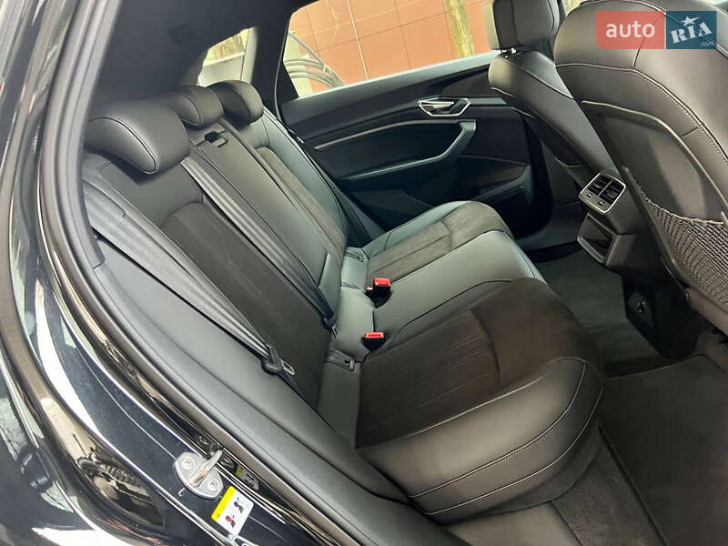 Внедорожник / Кроссовер Audi e-tron 2022 в Днепре