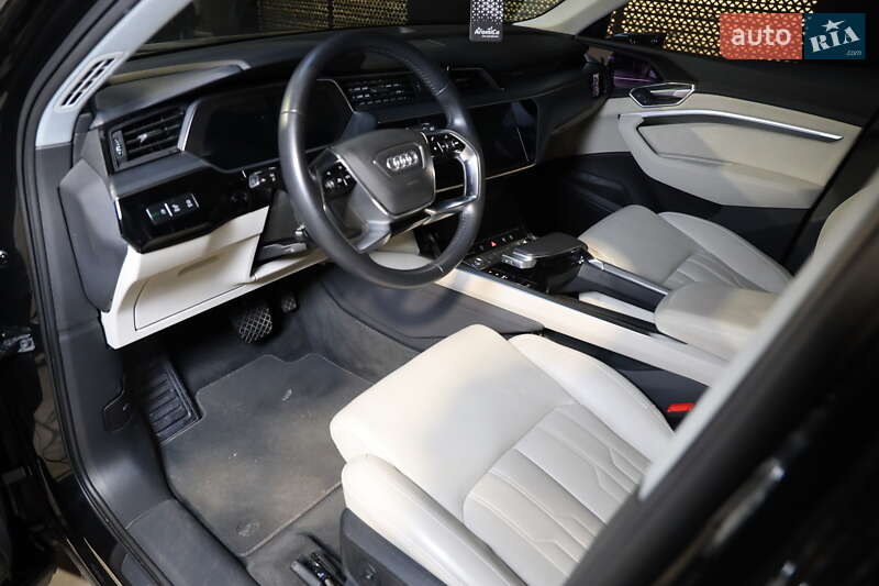 Внедорожник / Кроссовер Audi e-tron 2019 в Луцке фото 15 Внедорожник / Кроссовер Audi e-tron 2019 в Луцке