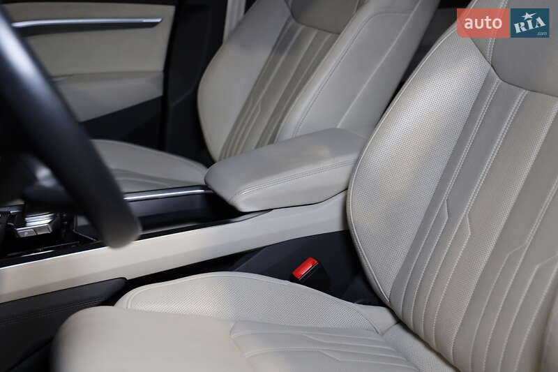 Внедорожник / Кроссовер Audi e-tron 2019 в Луцке фото 25 Внедорожник / Кроссовер Audi e-tron 2019 в Луцке