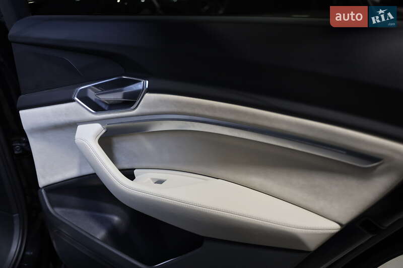Внедорожник / Кроссовер Audi e-tron 2019 в Луцке фото 32 Внедорожник / Кроссовер Audi e-tron 2019 в Луцке
