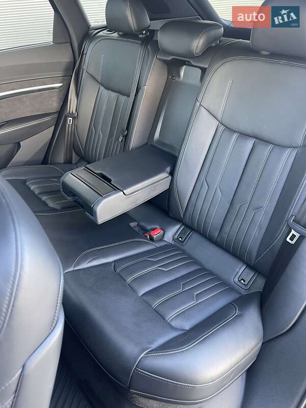 Внедорожник / Кроссовер Audi e-tron 2019 в Ивано-Франковске