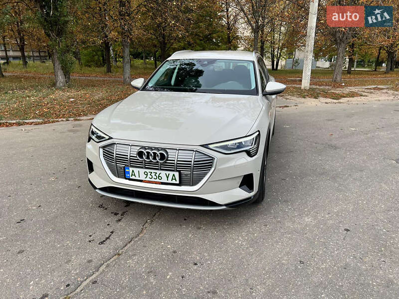Внедорожник / Кроссовер Audi e-tron 2020 в Харькове