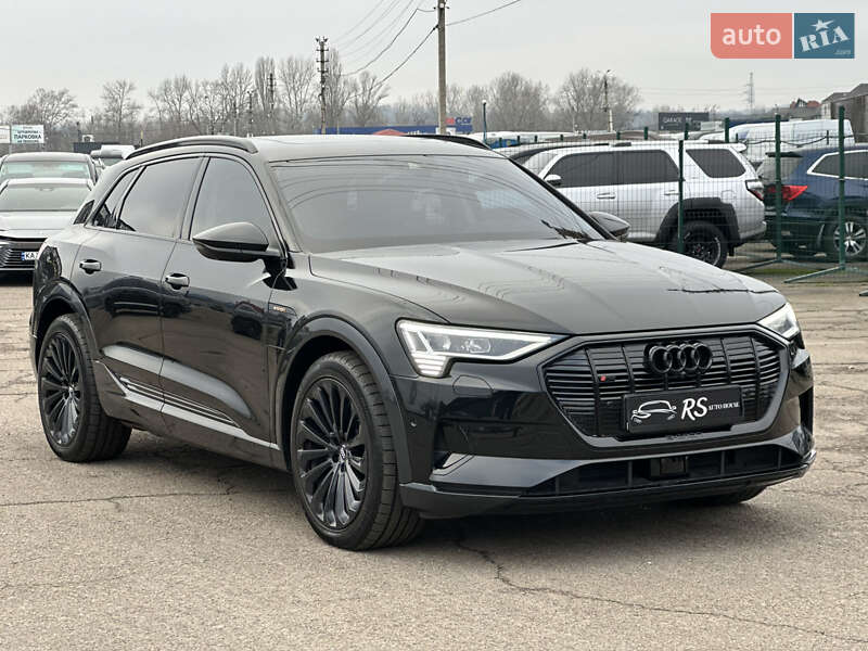 Внедорожник / Кроссовер Audi e-tron 2019 в Киеве