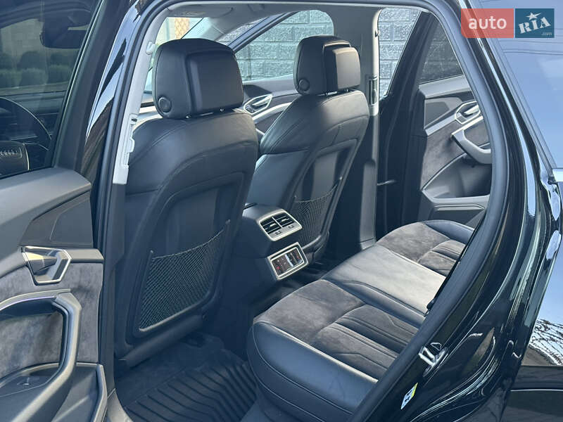 Внедорожник / Кроссовер Audi e-tron 2019 в Ровно