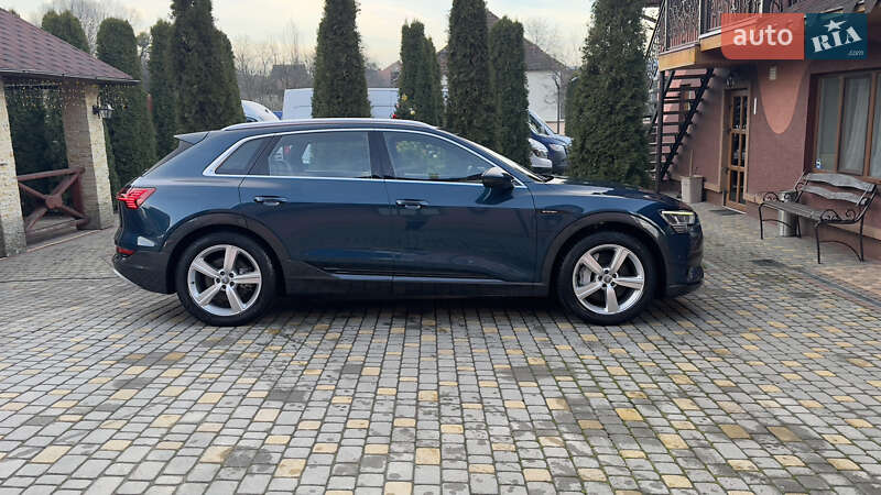 Внедорожник / Кроссовер Audi e-tron 2020 в Сваляве фото 11 Внедорожник / Кроссовер Audi e-tron 2020 в Сваляве