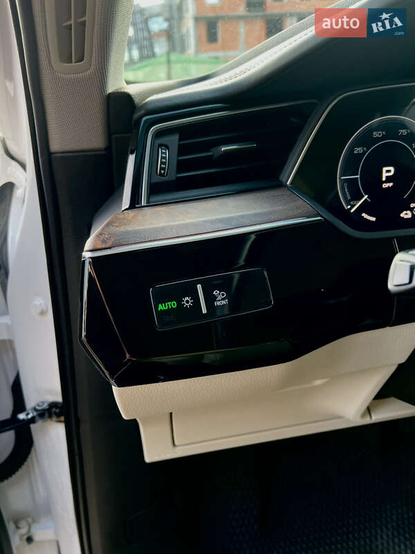 Внедорожник / Кроссовер Audi e-tron 2019 в Тернополе