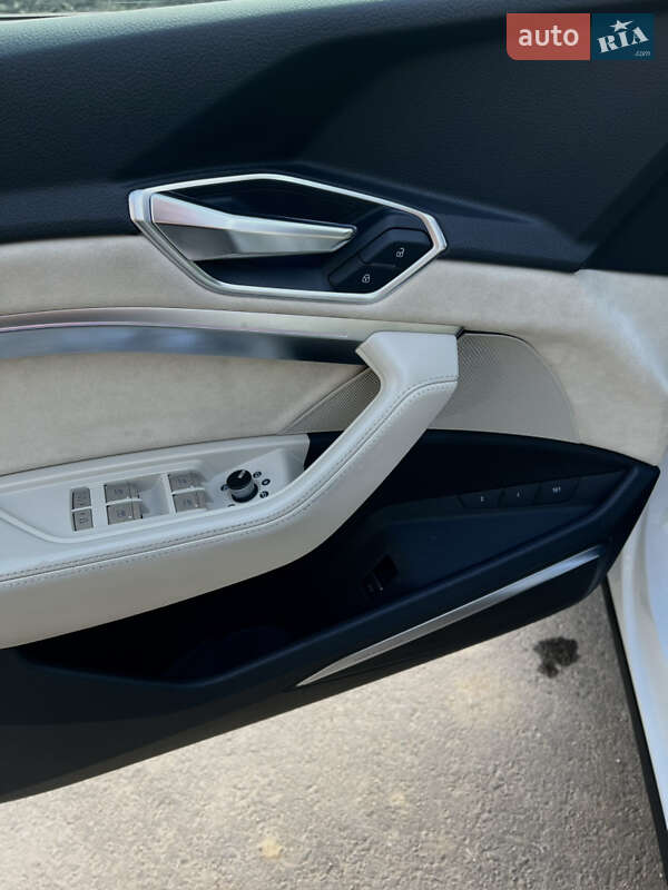 Внедорожник / Кроссовер Audi e-tron 2019 в Тернополе