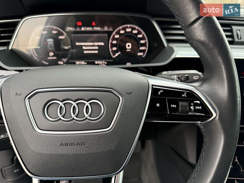 Внедорожник / Кроссовер Audi e-tron 2021 в Мукачево