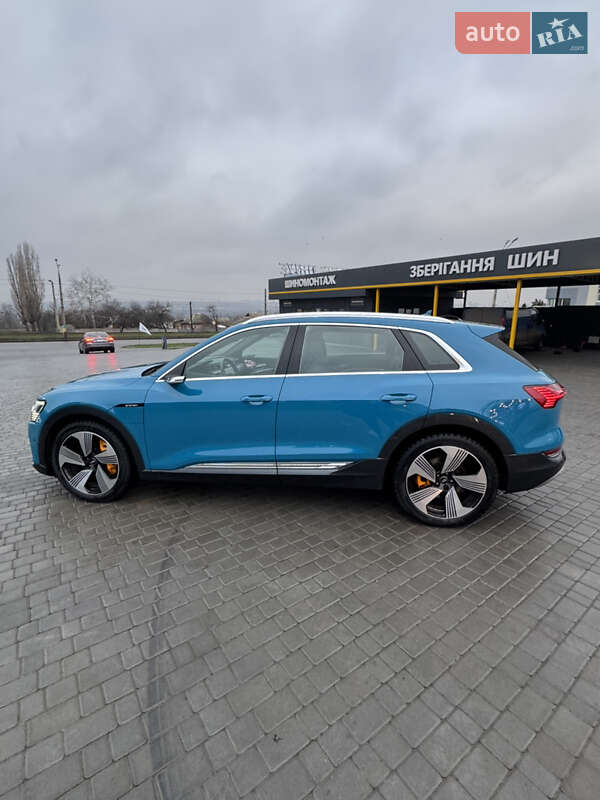 Внедорожник / Кроссовер Audi e-tron 2019 в Харькове