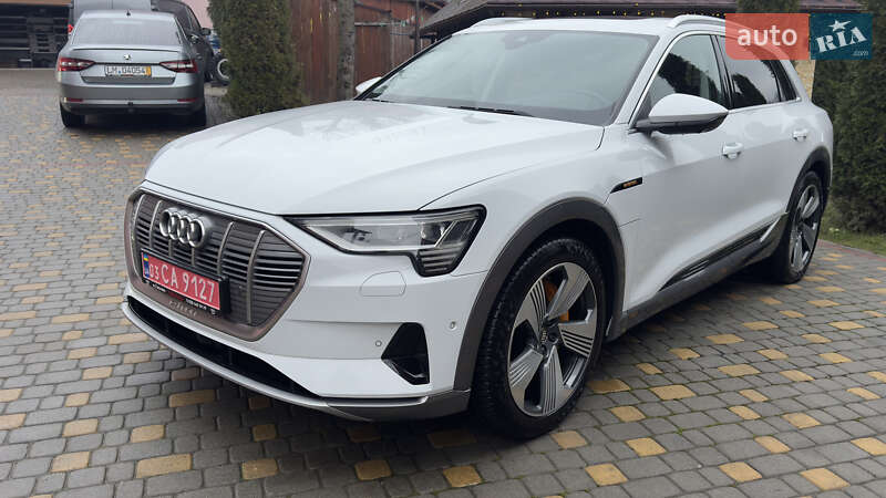 Внедорожник / Кроссовер Audi e-tron 2019 в Сваляве
