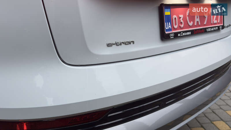 Внедорожник / Кроссовер Audi e-tron 2019 в Сваляве