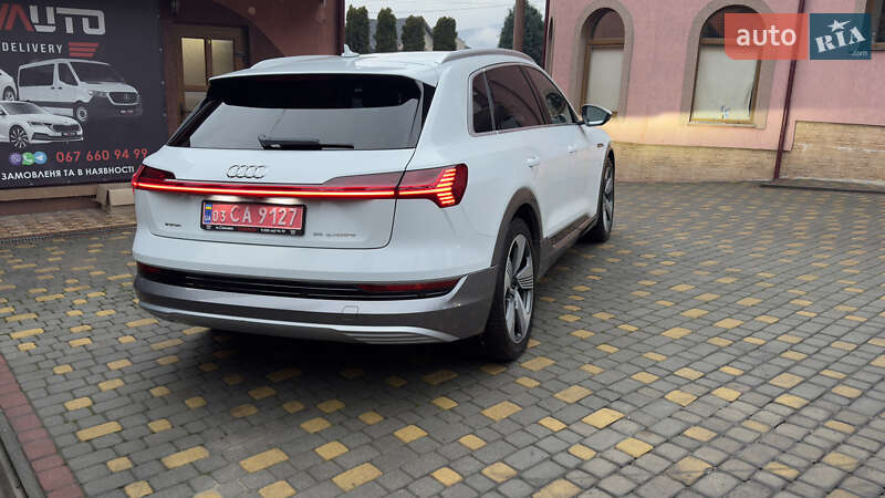 Внедорожник / Кроссовер Audi e-tron 2019 в Сваляве