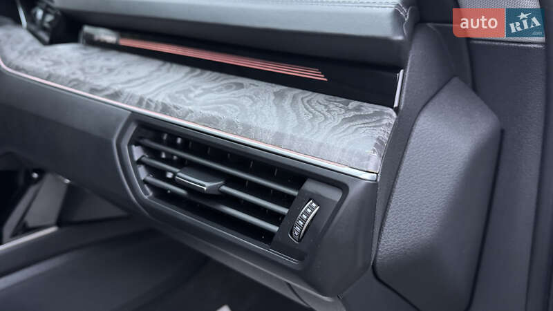 Внедорожник / Кроссовер Audi e-tron 2019 в Сваляве